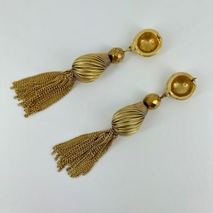 vintage . 1980s MONET TASSEL CHAIN earrings . long gold earrings . blingy swingy swanky posh . material girl . rock star . new wave glam image 6