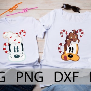 Puede incluir: Dos camisetas blancas con un personaje de dibujos animados que lleva un sombrero de bastón de caramelo. Una camiseta presenta un personaje con un sombrero de chocolate y crema batida, la otra con un sombrero de bastón de caramelo. El texto "SVG PNG DXF EPS" está en la parte inferior de la imagen.