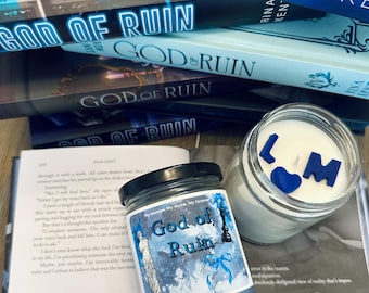 Dios de la Ruina / Rina Kent / Legado de los Dioses / Landon King / Mia Sokolov / Pequeña Musa / Romance Oscuro / Vela de Inspiración Literaria