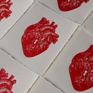 Corazón. Linograbado estampado a mano. Edición limitada de 50 ejemplares. Hand printed linocut. Limited edition of 50 prints Bild 3