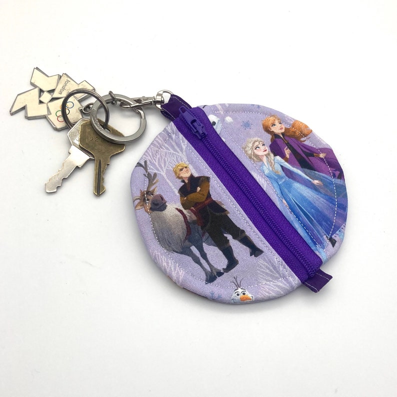 Perfect for back to school and Valentines for the little girls Frozen themed zipper pouches and accessories and even big girls