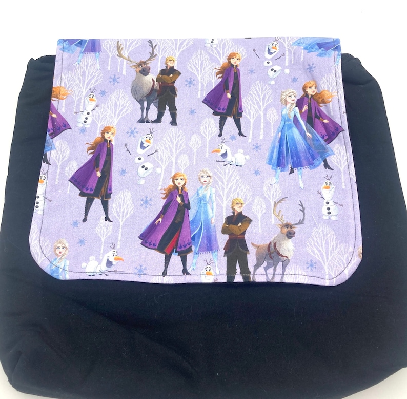 Perfect for back to school and Valentines for the little girls Frozen themed zipper pouches and accessories and even big girls