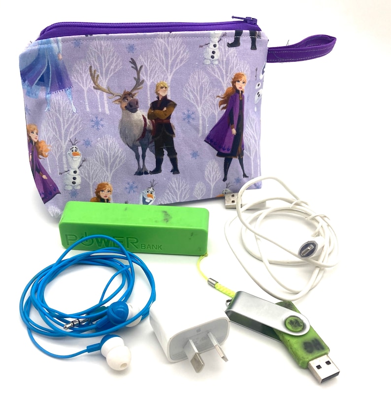 Perfect for back to school and Valentines for the little girls Frozen themed zipper pouches and accessories and even big girls