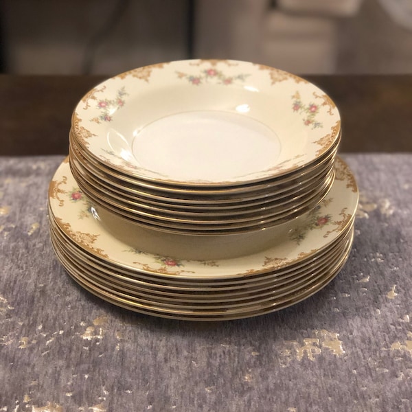 Vintage Homer Laughlin China Eggshell Nautilus Aristocrat Gold Trim Set of 8 Dinner Plates and 8 Rimmed Bowls 1945