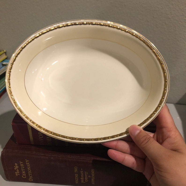 Vintage Homer Laughlin Viceroy Oval Vegetable Bowl Eggshell Georgian Ivory Rim Gold Verge 1942
