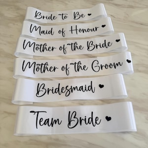 Écharpe de mariage pour mariée de l'équipe - Écharpe de nuit en satin or rose pour mariage, cadeau de demoiselle d'honneur et décorations d'enterrement de vie de jeune fille White/Black Writing