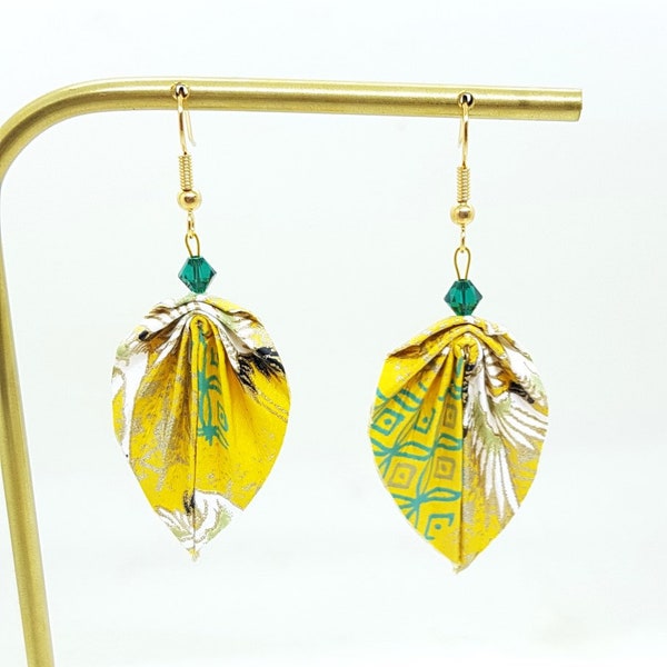 Boucles d'oreilles origami, feuille aile papier, jaune vert or, washi, papier japonais, perles swarovski