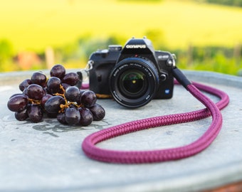 Burgundy Strap (Kameraband burgund / weinrot, in verschiedenen Längen)