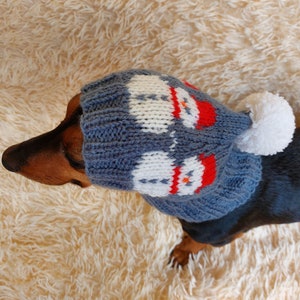 Gestrickte Schneemann-Hundemütze: Weihnachtskostüm mit Bommel