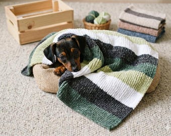 Dachshund Dog Blanket, Soft Olive Green Pet Mat, Plush Boucle Puppy Throw, Cozy Small Dog Bed Cover, Handmade Dog Gift,