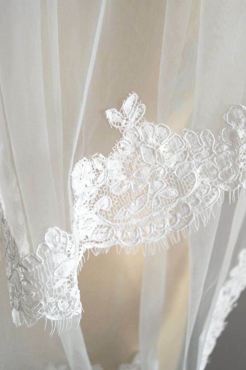 Ivory Two Tiered Lace Edged Bridal Veil Wedding Veil /'Edith/'