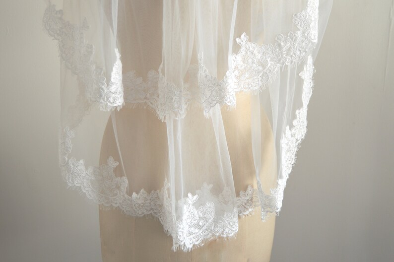 Ivory Two Tiered Lace Edged Bridal Veil Wedding Veil /'Edith/'