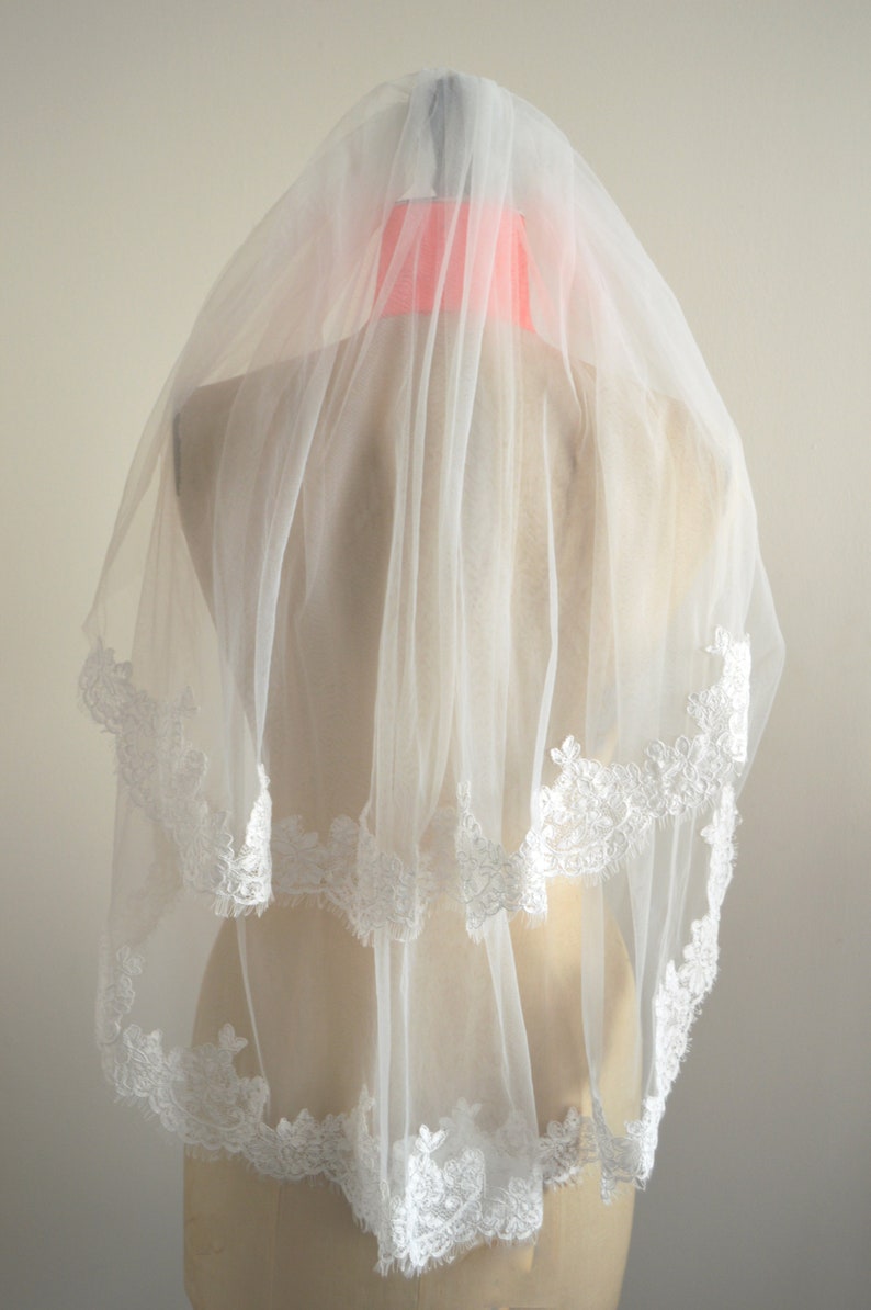Ivory Two Tiered Lace Edged Bridal Veil Wedding Veil /'Edith/'