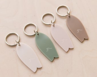 Surfboard keychain wave pattern nude colors