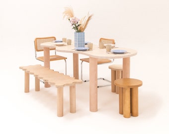 Lichthouten eettafel, organische en gebogen vorm