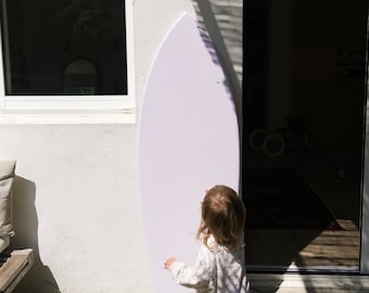 Lila houten decoratieve surfplank