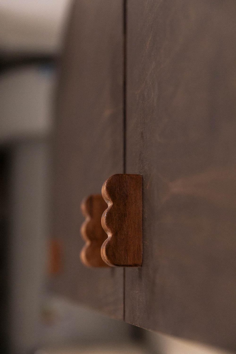 Wavy beech wood furniture knob image 2