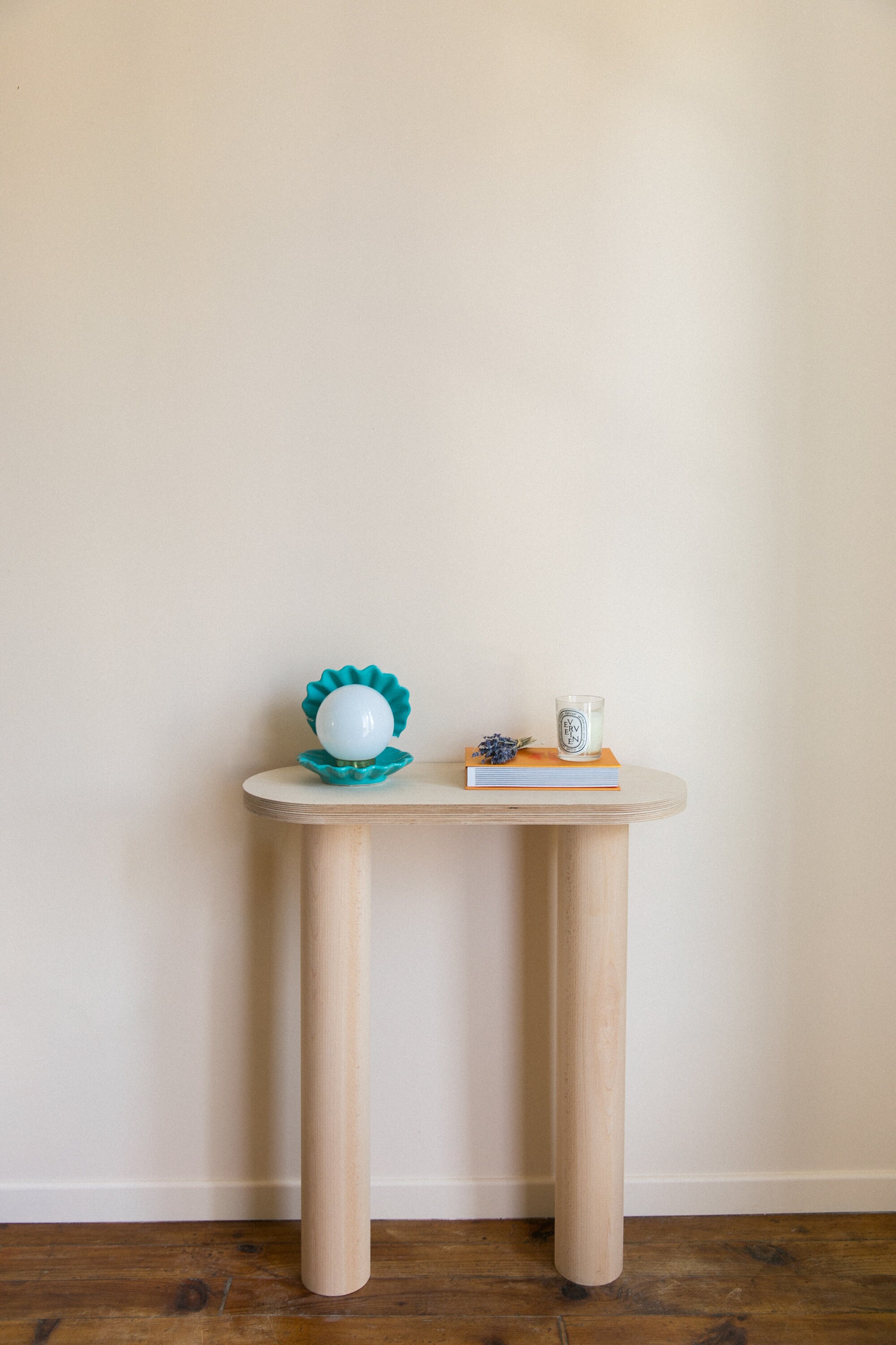 console Minimaliste Nolina