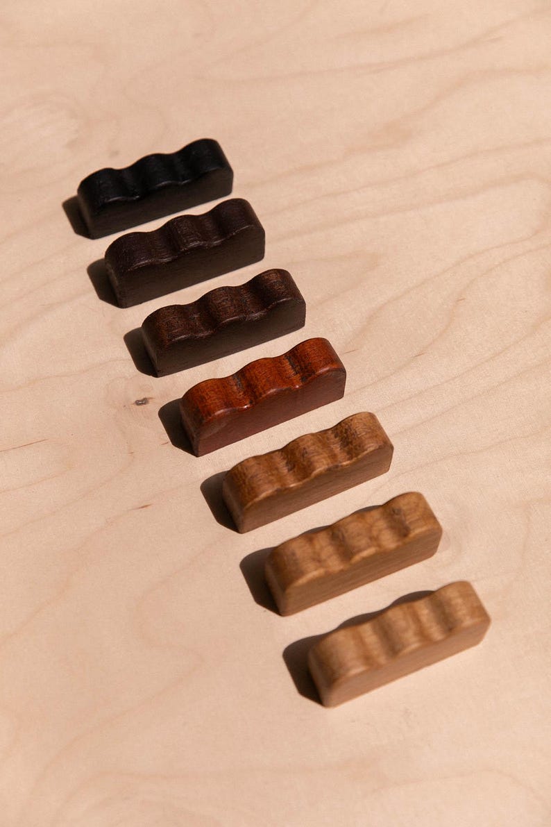 Wavy oak furniture knob image 4