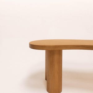 Wooden coffee table with organic shape and pretty curves HARICOT image 5