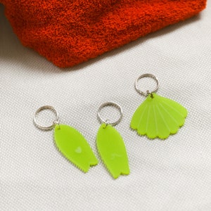 Keychain shell and surfboard neon green / lemon frosted image 4