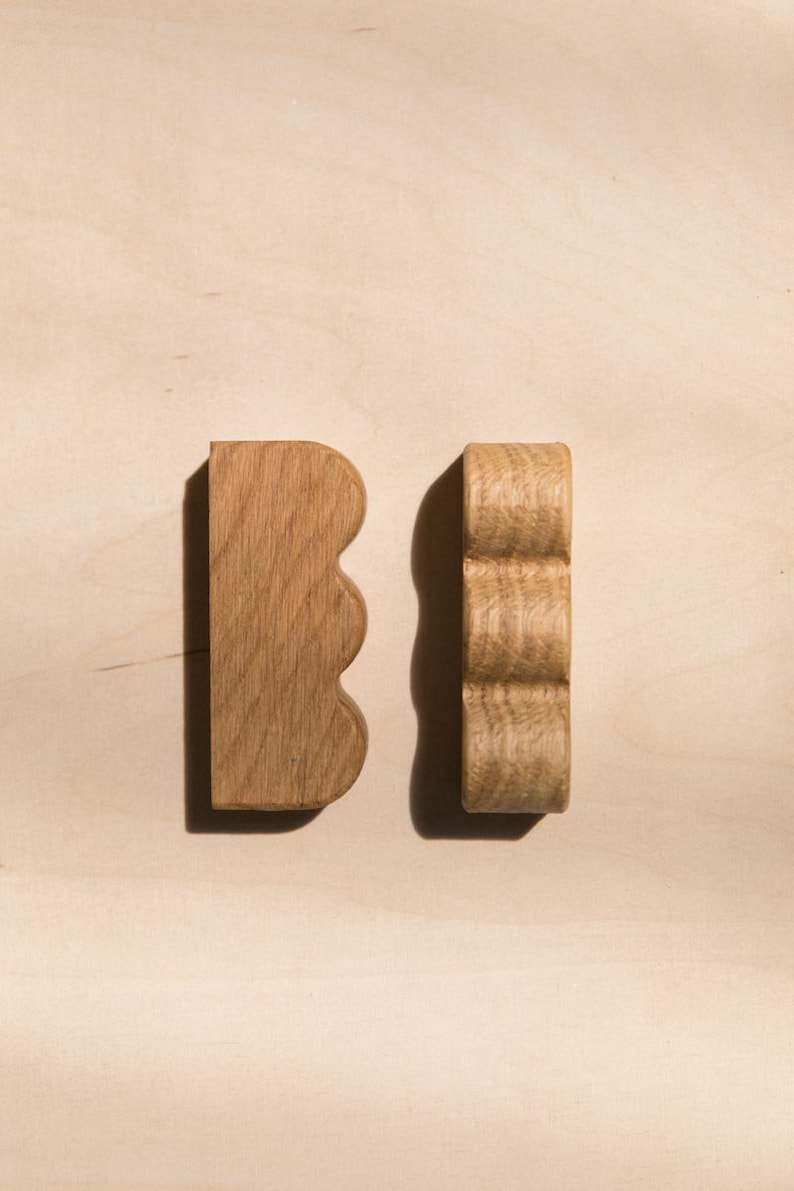 Wavy oak furniture knob image 2