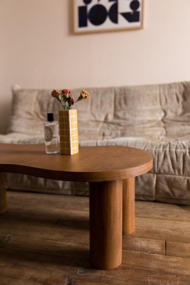 Wooden coffee table with organic shape and pretty curves HARICOT image 7