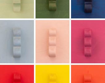 Bouton de meuble ondulé coloré