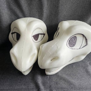 Toony dragon head base
