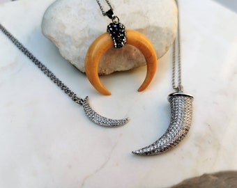 Collar de luna creciente: circonita de cristal, colgante de cuerno de plata esterlina