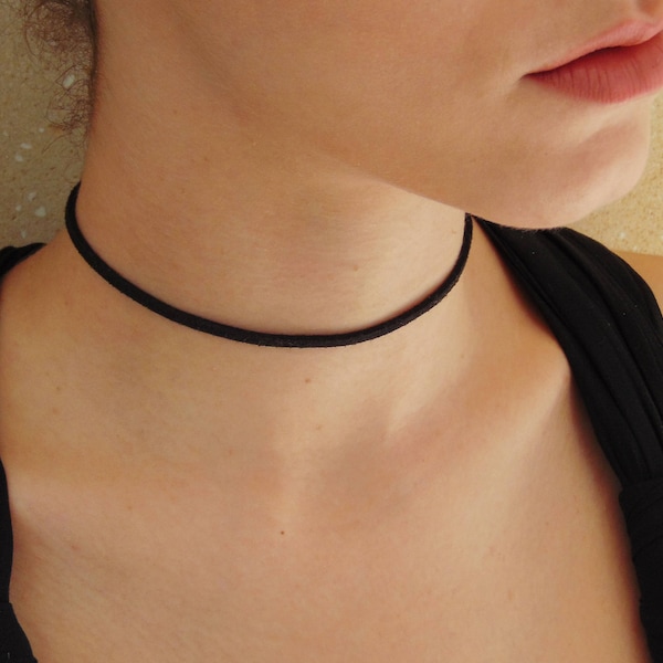 Diskrete schwarze Choker Halskette, schwarze Samt Choker, Gothic viktorianischer Choker, Schwarze Halskette Geschenk für Sie