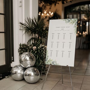 Grünes Laub Hochzeit Sitzplan Schild & Vorlage | Katie