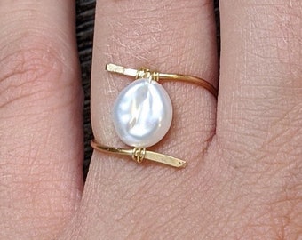 Hammered genuine pearl cuff ring, 14k gold filled ring, genuine pearl ring, keshi pearl ring, baroque pearl ring, boutique jewelry