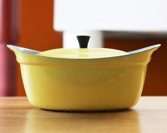 marmite en fonte émaillée jaune vintage, grande cocotte, casserole, casserole, marmite - Français longère, grand format - France 50s