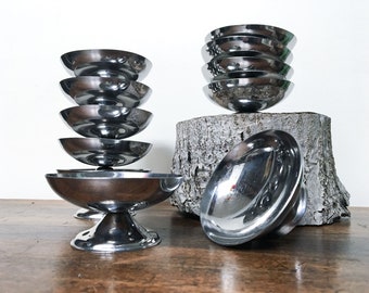 Sets of vintage ice cream cups, stainless steel coupes, footed dessert cups, inox, 2 models, parisian bistrot, France 70s