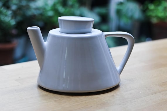 IKEA Värme - Weiße moderne glasierte Keramikteekanne, Steingut, ikonische große Teekanne, Bauernhaus, signiert ref 15199 - 1,5 L - 90er Jahre