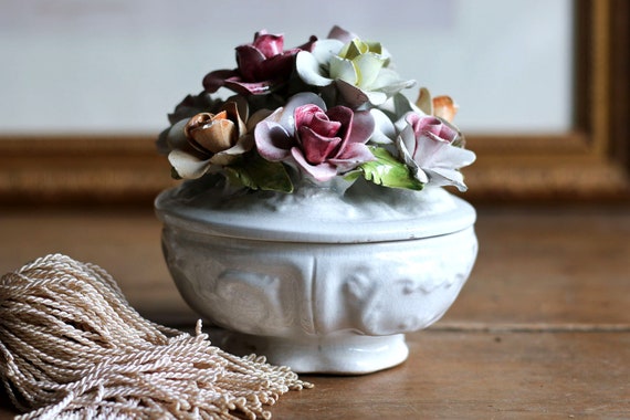 Vintage Capodimonte dish, floral lid, white porce… - image 2