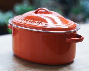 LE CREUSET - Vintage orange enamelled marmite, casserole dish, saucepan, cooking pot - French farmhouse - France 90s