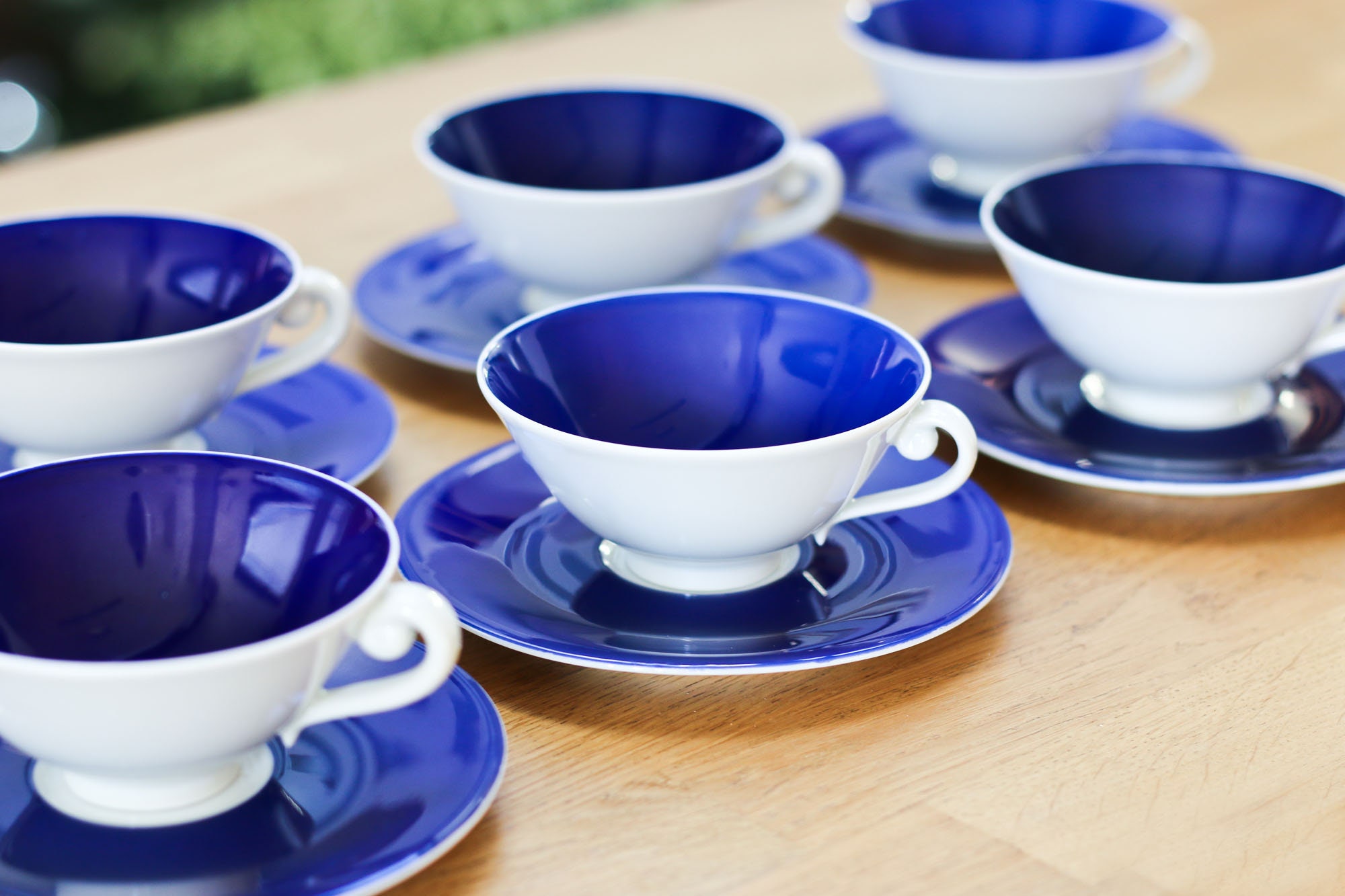 Fabuleux Ensemble de Tasses Vintage Pour Café ou Thé en Porcelaine, 6 Bleues Blanches et Électriques