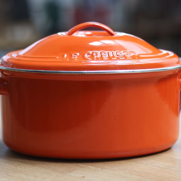 LE CREUSET - marmite émaillée orange vintage, cocotte, casserole, marmite - ferme française - France des années 90