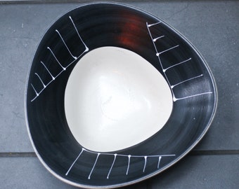 TRE CI, vintage large earthenware bowl, black and white pottery, pasta serving dish, display dish, large plate - Italy