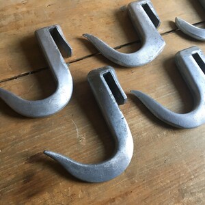 Vintage set of 6 rail hanging hooks in aluminium, butcher meat metal hooks, rustic kitchen, industrial deco, wall rack, hanger France 50s image 3