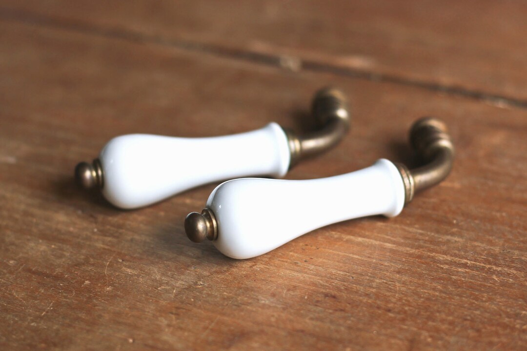 Ensemble vintage de 2 poignées de porte en porcelaine blanche, poignées