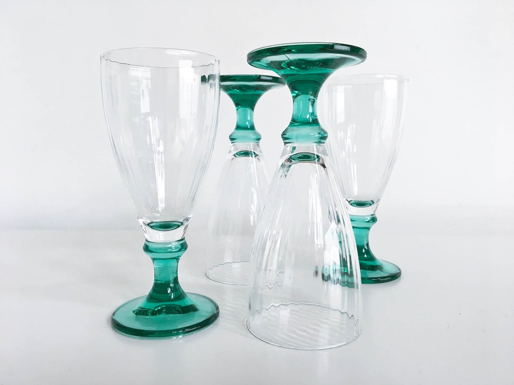 Ensemble de 4 Verres Italiens Pilsner Bleu Aqua, Flûtes à Champagne, Tige Vin, Verre Tourbillon Clai