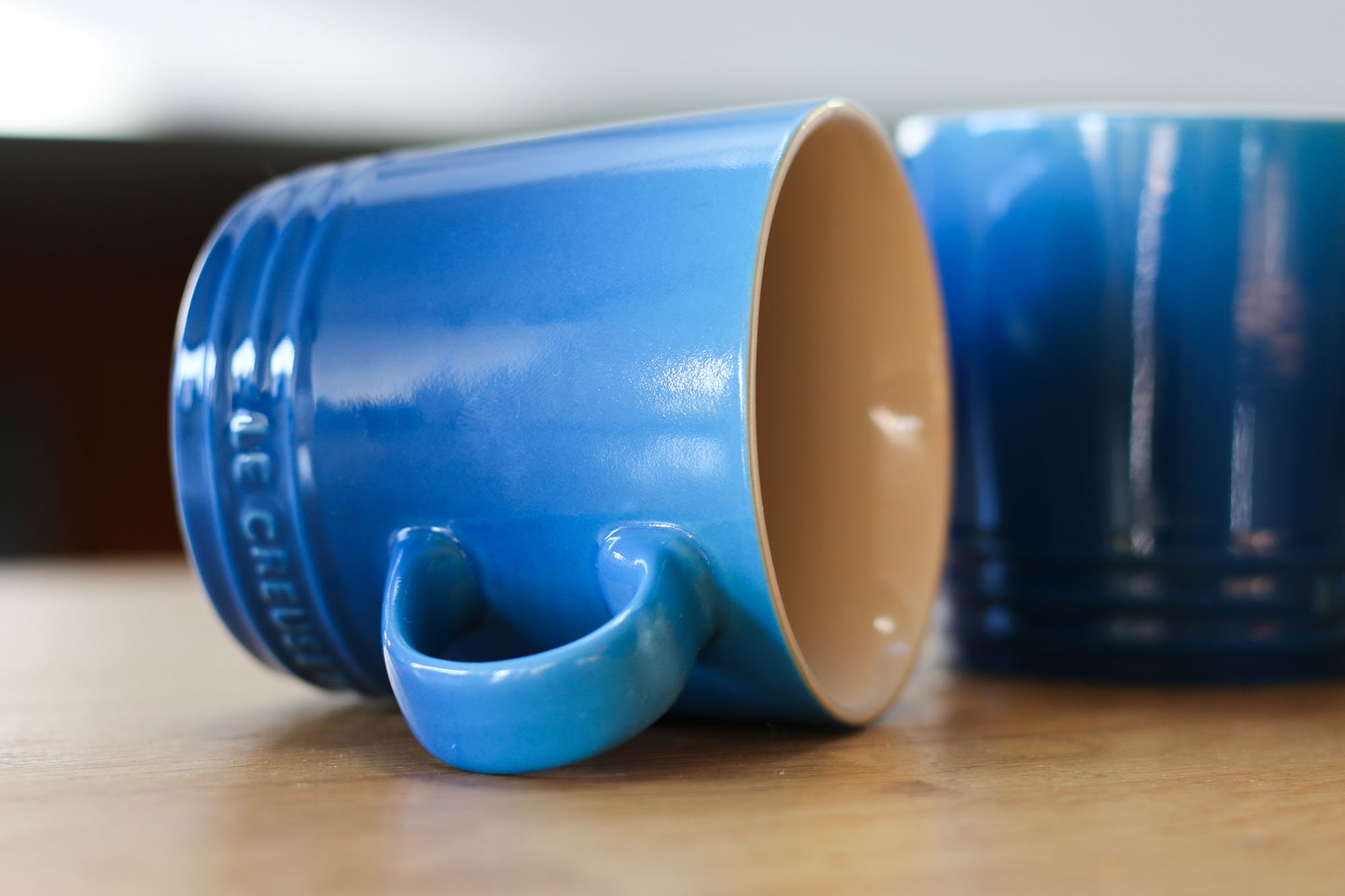 Le Creuset - Set de 3 Grandes Tasses en Grès Vintage, Tasse, Thé Café, Dégradé Bleu Extérieur, Beige