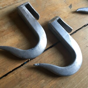 Vintage set of 6 rail hanging hooks in aluminium, butcher meat metal hooks, rustic kitchen, industrial deco, wall rack, hanger France 50s image 5