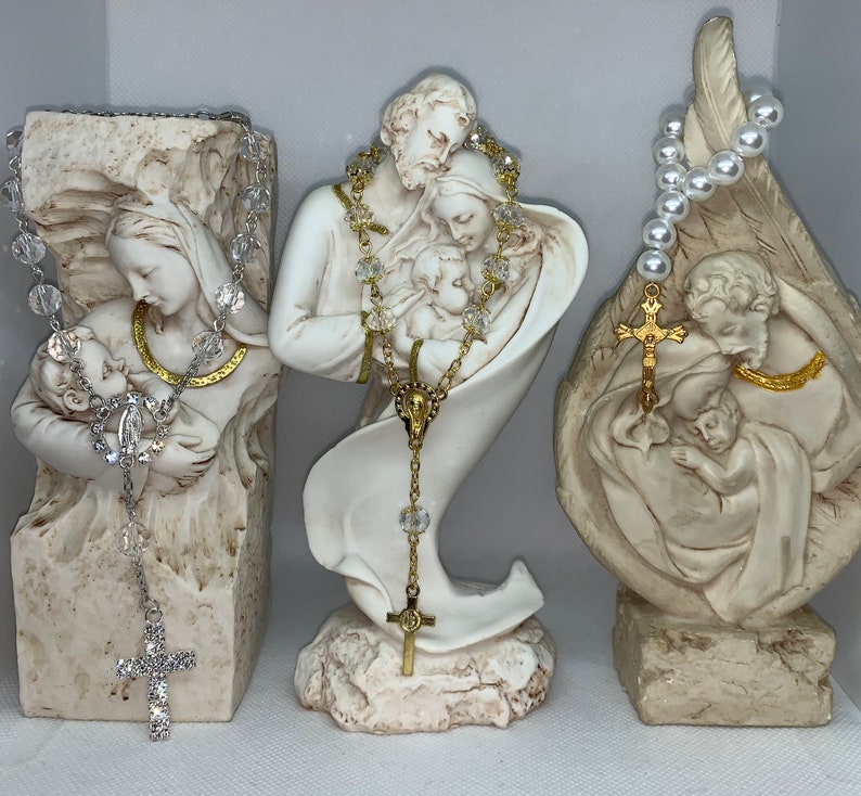 Holy Family Statue with Rosary Bead Favor Bomboniere image 4