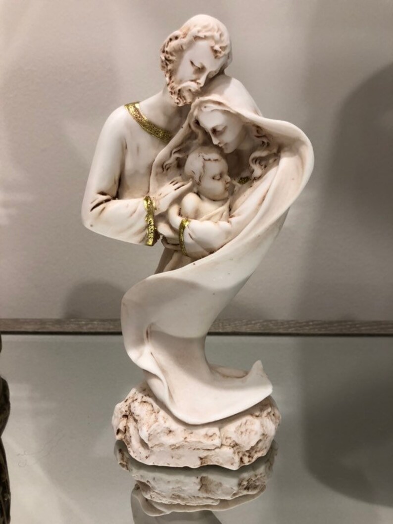 Holy family statueHoly familyHoly family poly resin image 0