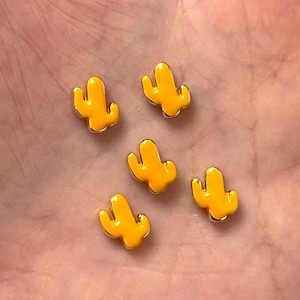 Distanziali cactus smaltati arancioni placcati oro 24kt, 5 pezzi in confezione