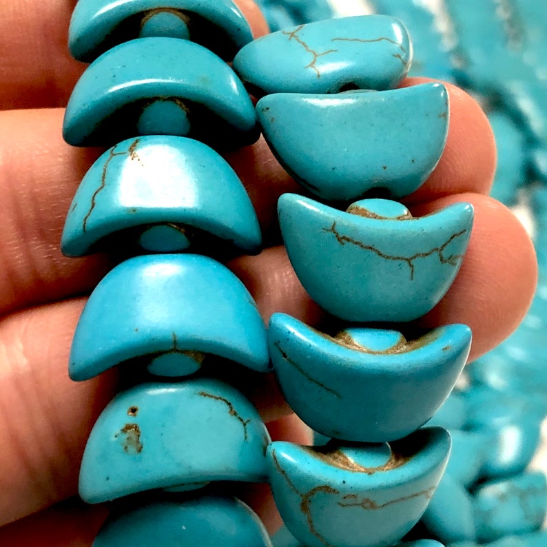 39 Beads Turquoise Howlite Fish Tail Beads 18x10mm Fish Tail Shaped Howlite Beads